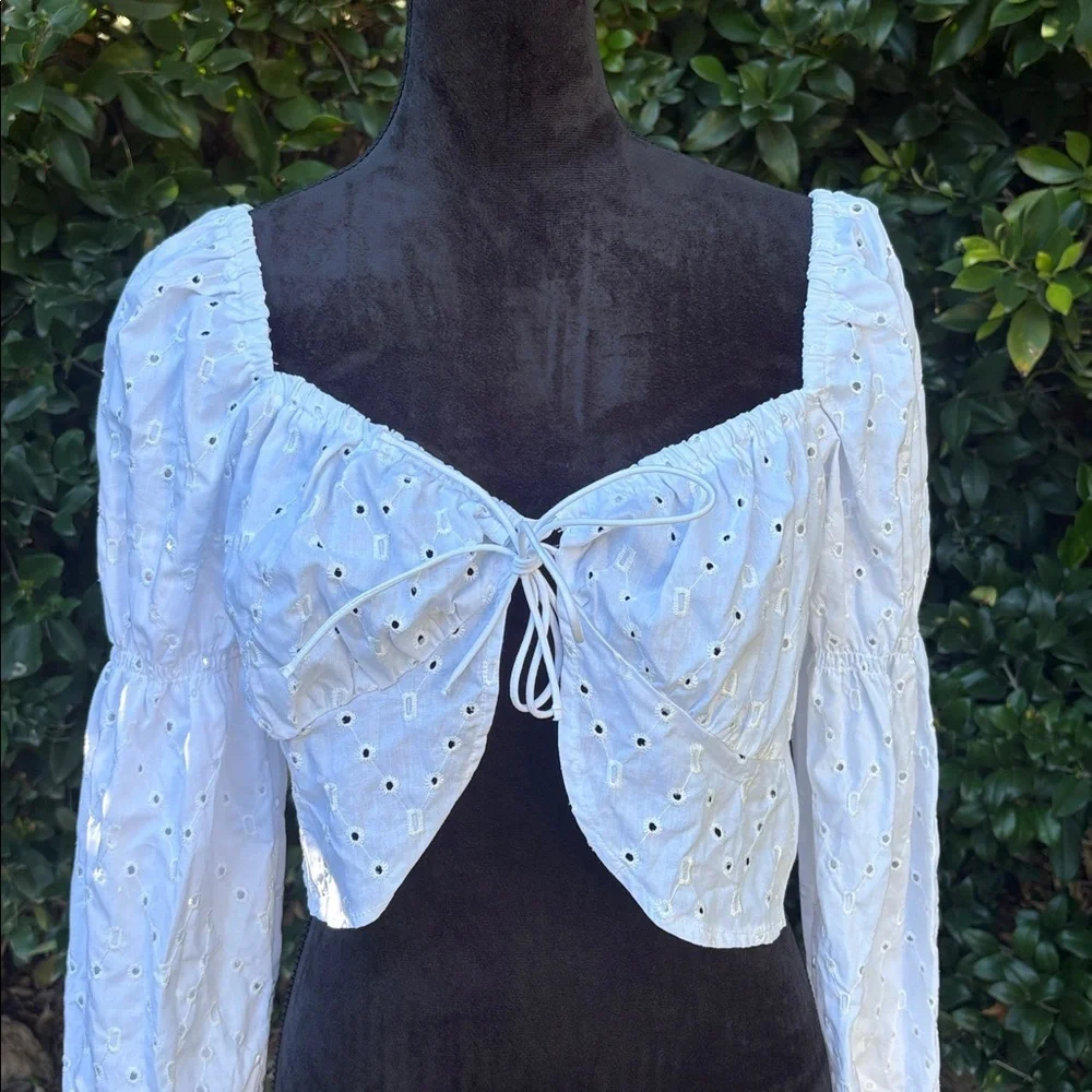 H&M Romantic Cropped Long Sleeve White Top Size Large